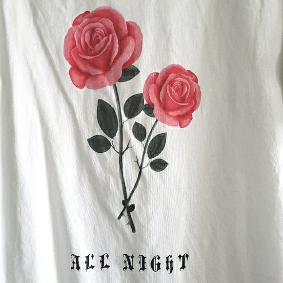 H&M Size S NYC White Tshirt with flower emblem - Picture 5 of 6